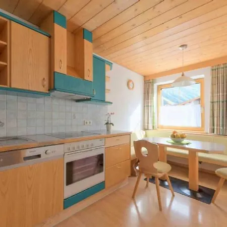 Lisun Apartment