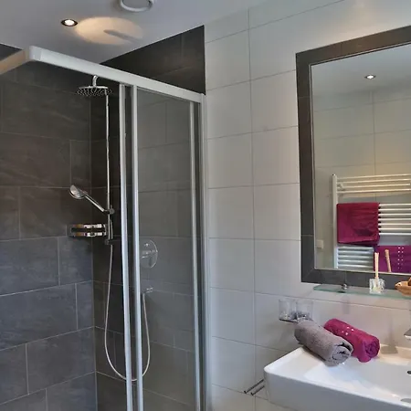 Lisun Apartment *